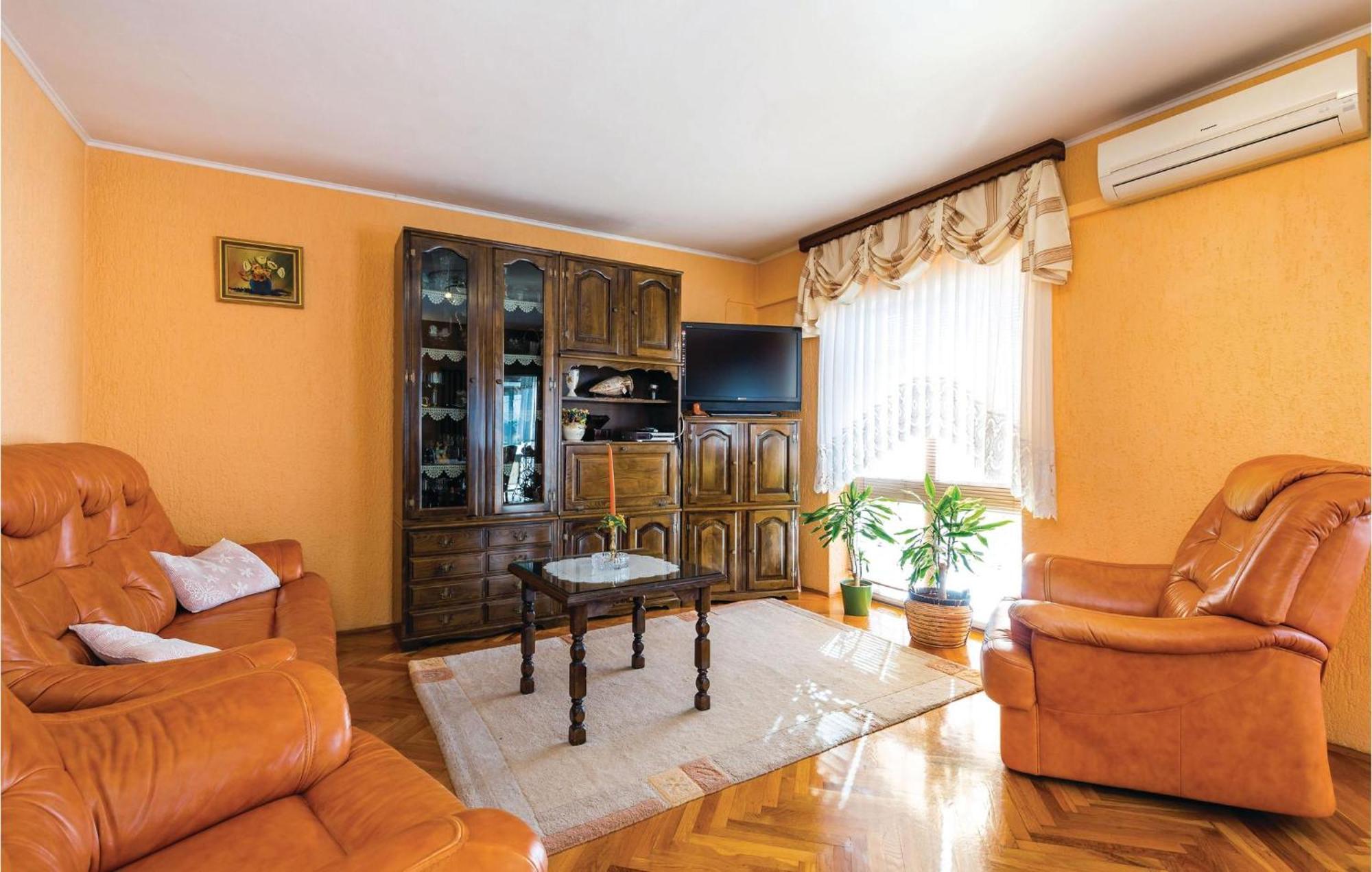 Awesome apartment in Senj with 3 Bedrooms&Internet Buitenkant foto