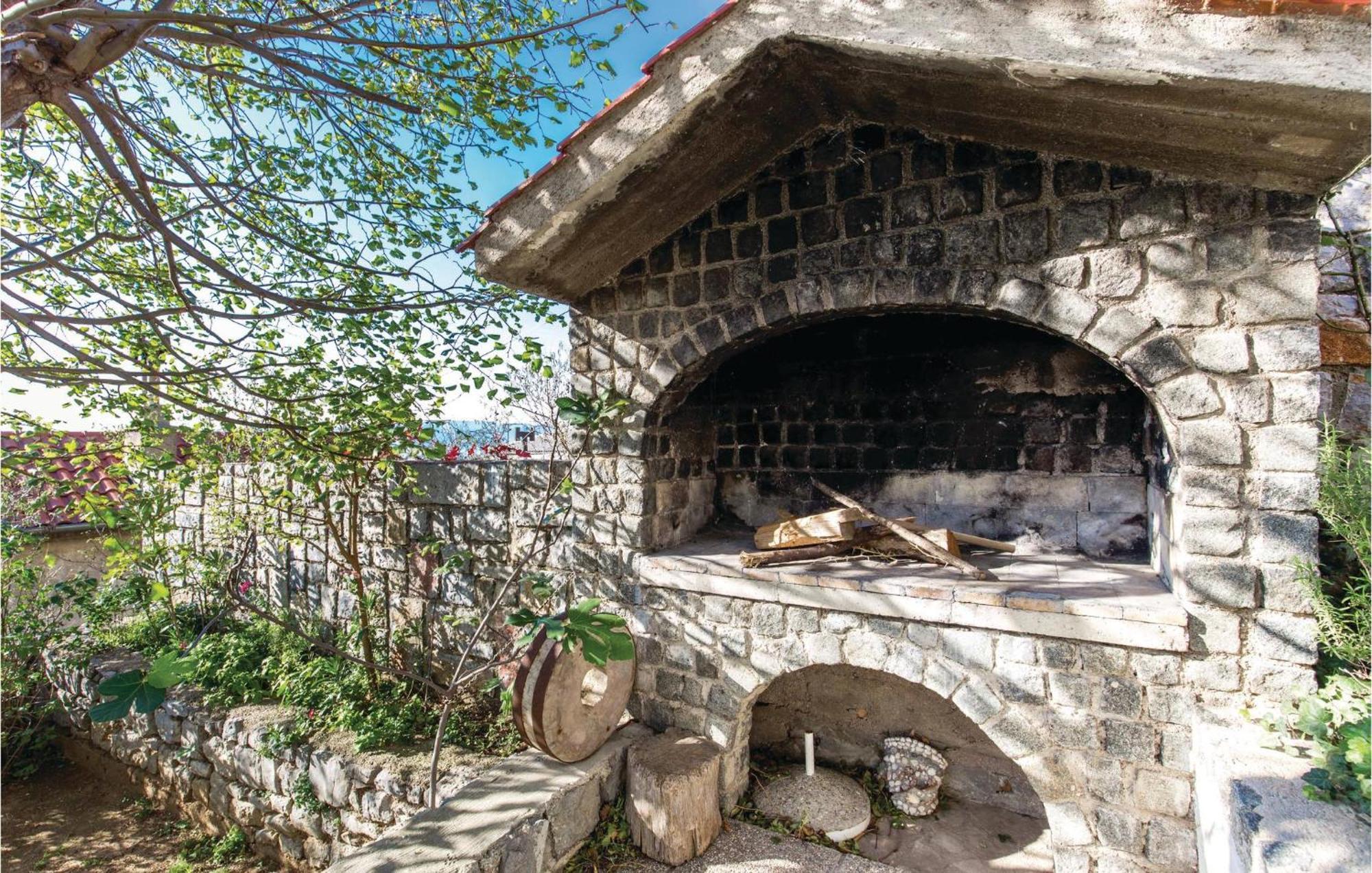 Awesome apartment in Senj with 3 Bedrooms&Internet Buitenkant foto