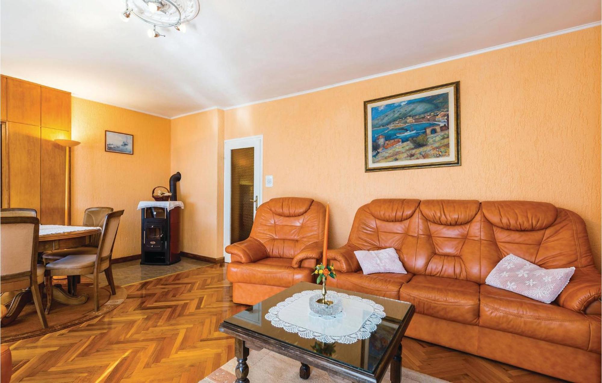Awesome apartment in Senj with 3 Bedrooms&Internet Buitenkant foto
